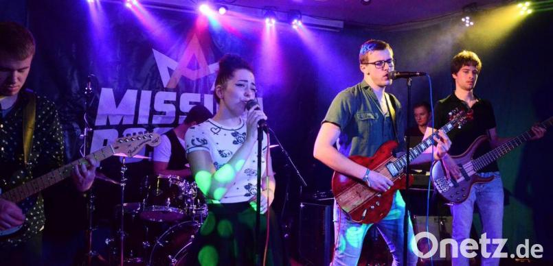 Mission Possible gaben zum Auftakt der herbstlichen Indoor-Live-Stage Vollgas. Bild: Kunz