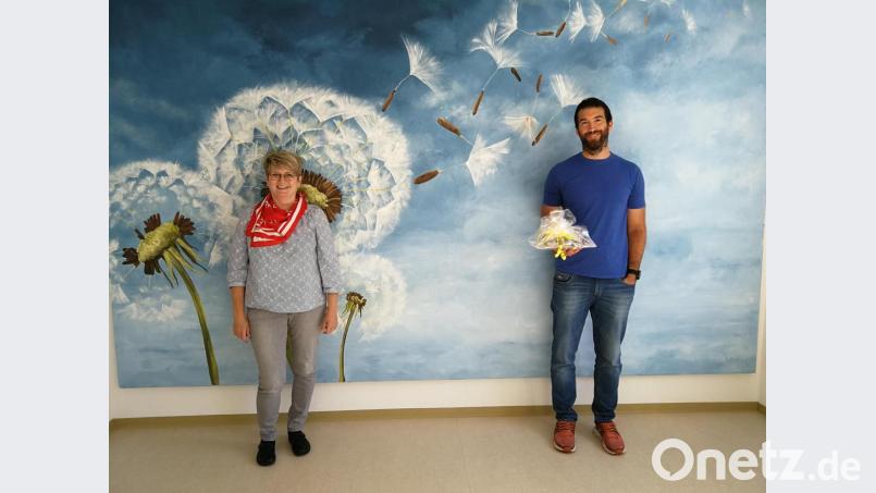 Christian Wolf überreicht die Spende an Elke Lauterbach, Leiterin des Ambulanten Hospizdiensts der Malteser. Bild: Malteser