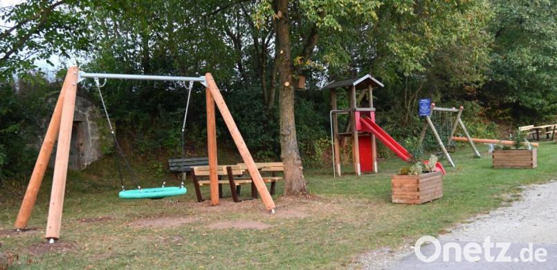 Der neue Kinderspielplatz in Atzmannsricht kostet der Gemeinde Gebenbach knapp 11 000 Euro. Aber aus dem AOVE-Regional-Budget fließen 9000 Euro Fördermittel dafür nach Gebenbach. Bild: gf
