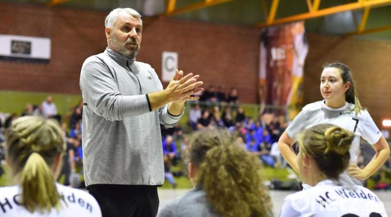 Zum Saisonstark ein harter Brocken: Trainer Thomas Eichinger und die HC-Damen wissen um die Schwere der Aufgabe beim HV Oberviechtach. Bild: Gerhard Büttner