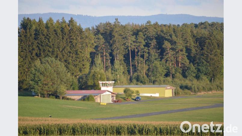Das Gebiet Schweißlohe mit dem Flugplatz im Vordergrund. Bild: Benkhardt