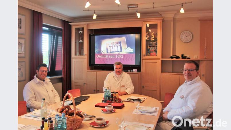 Michael Ponnath (Mitte) informierte die beiden FDP-Abgeordneten Christoph Skutella (links) und Ulrich Lechte. Bild: stg