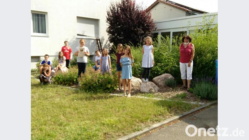 Die Kinder freuten sich riesig über den Preis des Bayerischen Jagdverbandes. Bild: Maria Näßl/exb