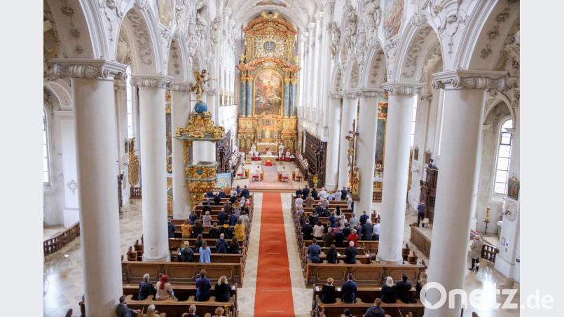 16 Kinder gingen in der Pfarrei St. Georg am Wochenende erstmals zum Tisch des Herrn und erlebten dabei ein unvergessliches Glaubenserlebnis. Bild: ads