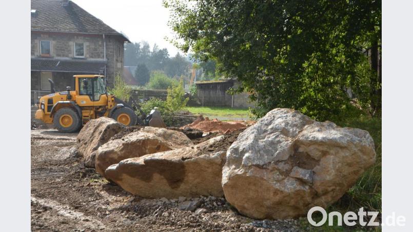 Riesige Felsen kommen beim Bau der neuen Netto-Markt-Filiale an der Lagerhausstraße zum Vorschein. Bild: dob