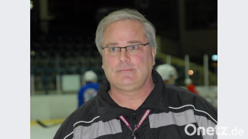 Am kommenden Dienstag geht Devils-Trainer Ken Latta erstmals mit seiner Mannschaft aufs Eis. Archivbild: gb