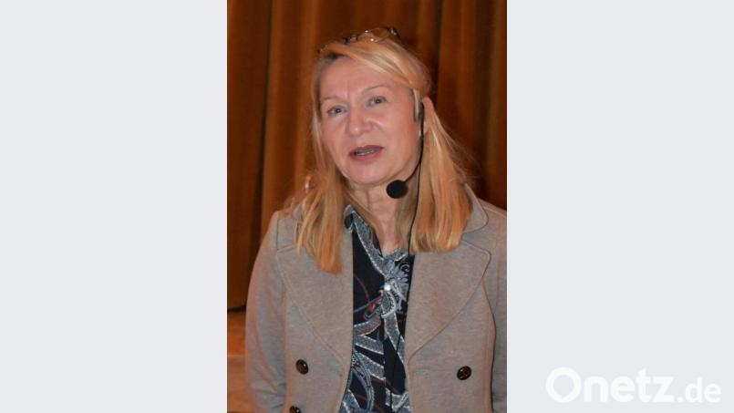 Angelika Kasseckert sprach iim Jugendheim über das Thema: "Raus aus dem Gedankenkarussell". Bild: rgr