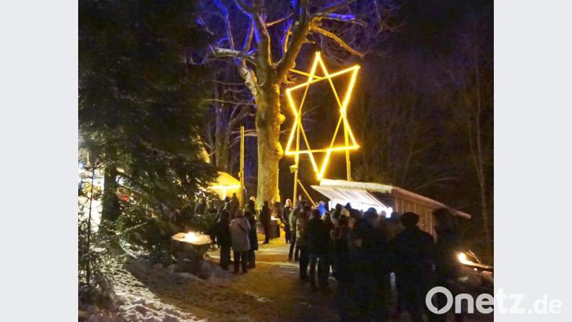 Heuer leuchtet am zweiten Adventwochenende am Eulenberg kein Stern. Die derzeitige Situation veranlasst den Pascherverein, den beliebten Waldmarkt nahe der Grenze im Programm zu streichen. Bild: mmj