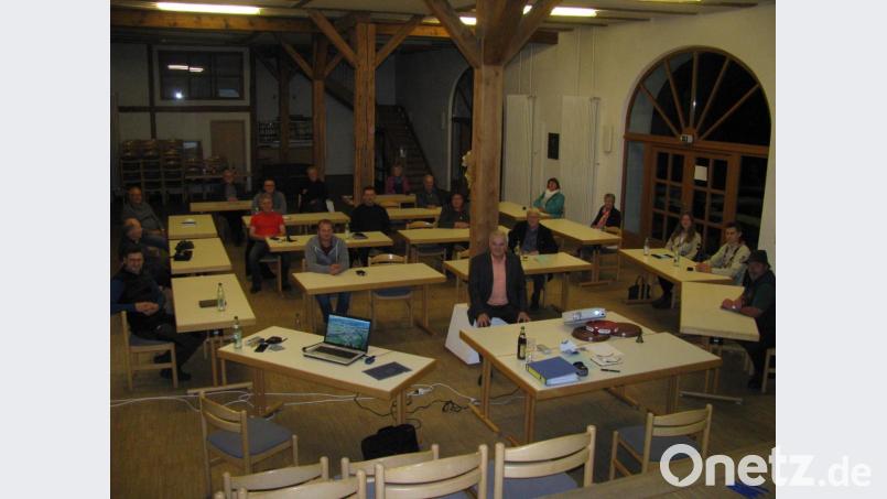 Die Vereinsvertreter trafen sich mit Bürgermeister Günter Kopp (vorne) zur Erarbeitung eines Jahresprogramms. Bild: Günter Kopp, Gemeinde Kulmain/exb