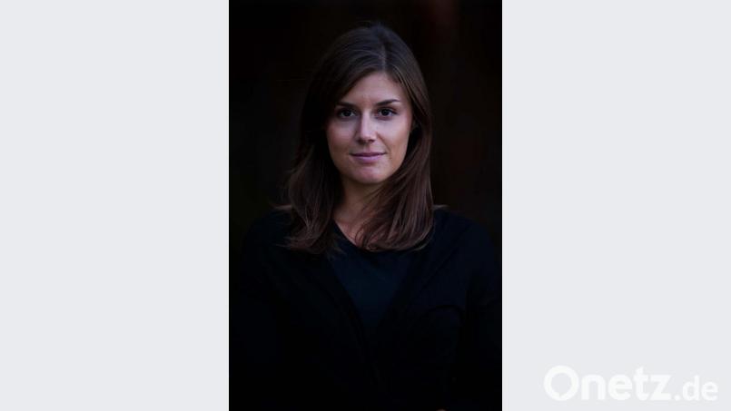 Schriftstellerin Nadine Schneider spricht am 8.Oktober mit Kollegin Katerina Poladjan und Moderatorin Christine Hamel über &quot;Weggehen und Ankommen&quot;. Bild: Laurin Gutwin