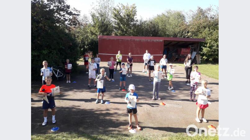 Die Teilnehmer der Jugendvereinsmeisterschaften beim TC Vilseck. Bild: Barbara Schneider/exb