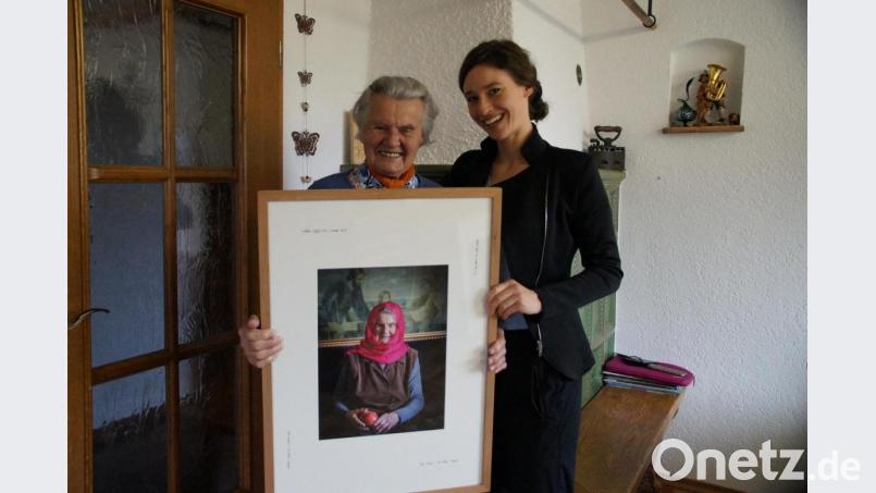 Die Ausstellung "Farm Fatale" ist in der Sparkasse Schwandorf bis zum 23. Oktober zu sehen. Bild: kaz