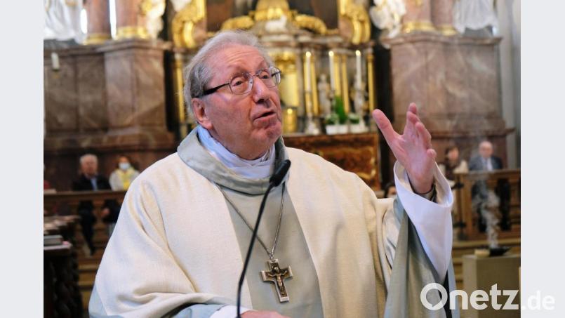 &quot;Im Rosenkranzgebet finden wir Kraft und Trost&quot;: Darauf weist Thomas Handgrätinger, emeritierter Generalabt der Prämonstratenser, hin. Bild: do