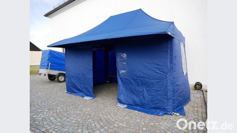 Für körperliche Durchsuchungen stand ein blickdichter Zeltpavillon zur Verfügung, der auch einige Male genutzt wurde. Bild: hmr