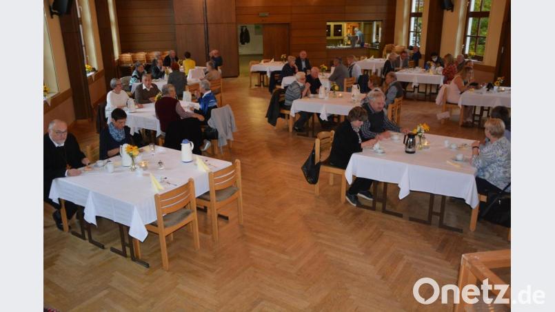 Mit einem musikalischen Kaffeetrinken im Josefsheim begannen am Samstagnachmittag die Feierlichkeiten für die Ehejubilare der Pfarreiengemeinschaft Mitterteich-Steinmühle-Leonberg. Bild: jr