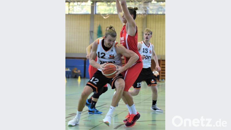 Eine Stütze der DJK Basketballer: Topscorer Jonas Meißner (links). Bild: Büttner, Gerhard