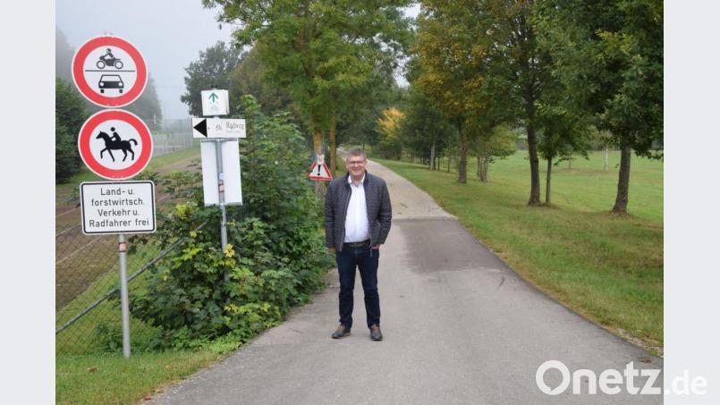 &quot;Für den Markt Schmidmühlen bedeutet der Radwegeausbau von Schmidmühlen bis zur Gemeindegrenze bei Schwarzmühle eine enorme Aufwertung&quot;, sagt Bürgermeister Peter Braun. Die Maßnahme kostet etwa 1,1 Millionen Euro, 87,5 Prozent sind als Zuwendung zu erwarten. Bild: bö