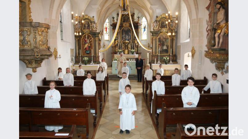 17 Kinder aus Wernberg-Köblitz feierten heuer Erstkommunion. Bild: Sonja Paulus/exb