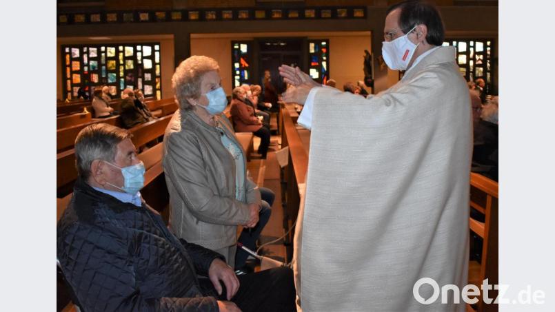 Dankgottesdienst für Ehejubilare in der Friedenskirche. Bild: rgr
