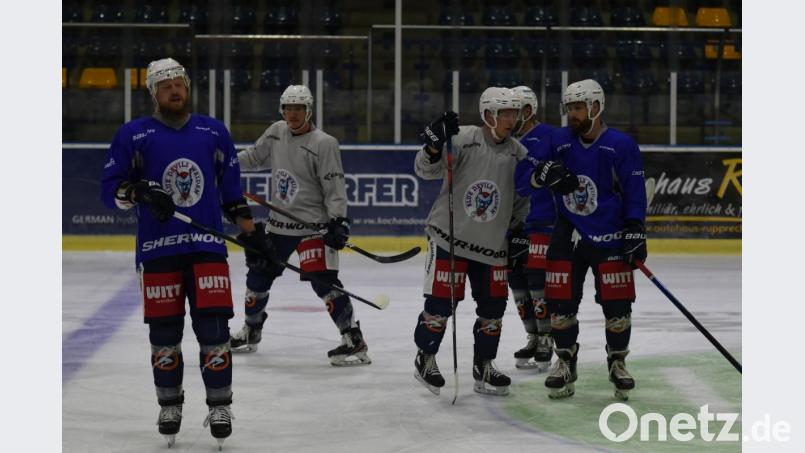 Am Dienstagabend absolvierten die Blue Devils die erste Trainingseinheit. Bild: gb