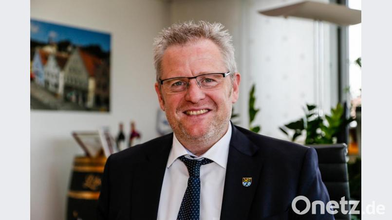 Oberbürgermeister Andreas Feller (CSU) reagiert mit deutlichen Worten auf einen Antrag der AfD. Bild: Hösamer