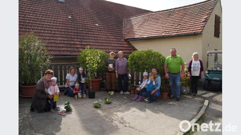 Zweiter GOV-Vorsitzender Wolfgang Schmidt (Zweiter von rechts) und sein Team zeichneten die Kinder aus. Bild: rkp