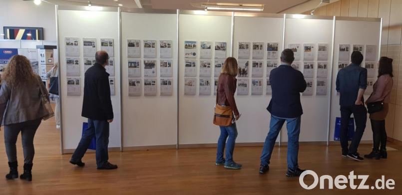 Die Exposéwand, die einen Überblick über die Immobilienangebote in der Region gibt, ist wie immer einer der besonderen Schwerpunkte der Bau- und Immobilienmesse &quot;mein Zuhause!&quot;, die am Samstag in der Max-Reger-Halle öffnet. Bild:  exb/Mattfeldt &amp; Sänger Marketing und Messe AG