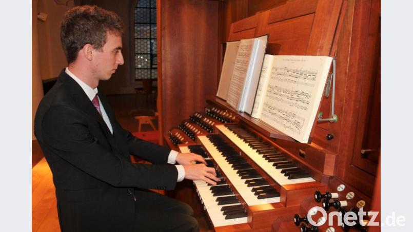 Johannes Lamprecht spielte an der Orgel in St. Michael sein Programm virtuos zweimal hintereinander. Bild: stg