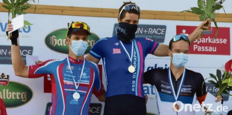 Bei der „Bayerischen“ im Radsport siegte Robert Gorgos (Mitte) vor Matthias Schreieder (links) und dem Wernberg-Köblitzer Michael Hirmer (rechts). Bild: phfz
