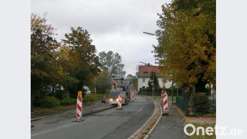 In der Neualbenreuther Straße ist am Donnerstag mit den Arbeiten für die Auswechslung der Wasserleitung begonnen worden. Bild: kgg