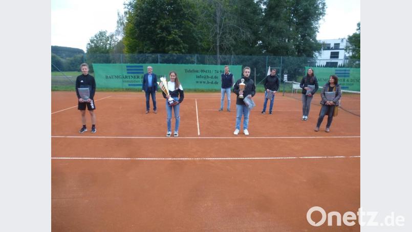 Auch in der Erwachsenensparte wurden Spieler geehrt. Bild: mad