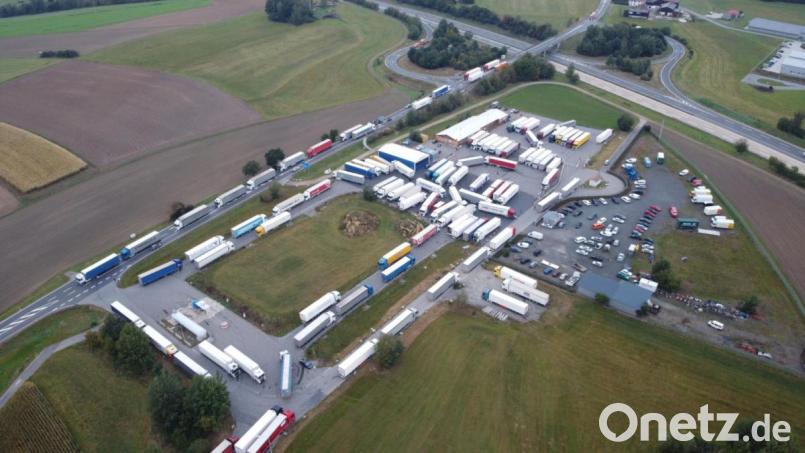 Auf dem Autohof in Waidhaus kommt es immer wieder zu verheerenden Zuständen. Ebenso auf der Staatsstraße, die dadurch betroffen ist. Bild: dob