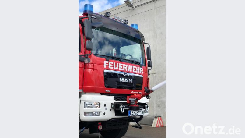 Mit dem neuen TLF4000 ist bedingt durch die verbaute Technik auch ein Löscheinsatz während der Fahrt möglich. Die Bedienung des Frontwerfers erfolgt im Fahrerhaus. Bild: mde