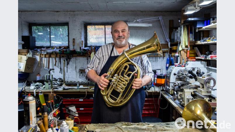 Thomas Morts Lieblingsstück: Das Baritonhorn, das ihm sein Großvater zum 16. Geburtstag geschenkt hat. Bild: gld