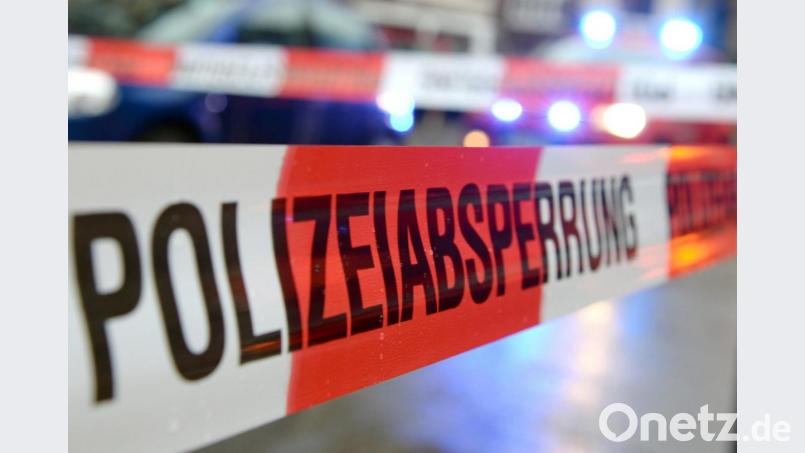 Die Polizei hat in Regensburg eine tote Frau in einer Wohnung entdeckt. Bild: Patrick Seeger/dpa