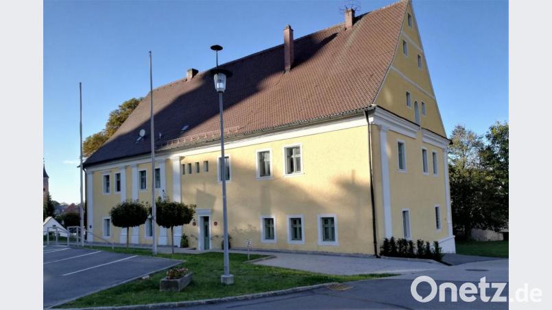 Das Alte Pflegschloss sollte nach Plänen aus den neunziger Jahren Heimatmuseum werden; bis heute kann dort aber nur etwa ein Viertel aller Exponate gezeigt werden. Bild: exb