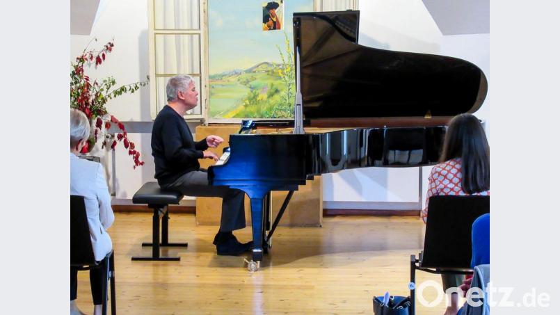 Pianist Marco Tezza gestaltete die Matinee im Künstlerhaus. Bild: tie