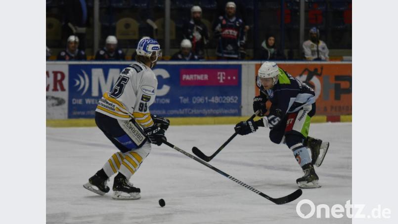 Kein Eishockey am Sonntag in der Hans-Schröpf-Arena. Das Testspiel der Blue Devils gegen Deggendorf wurde abgesagt. Bild: gb