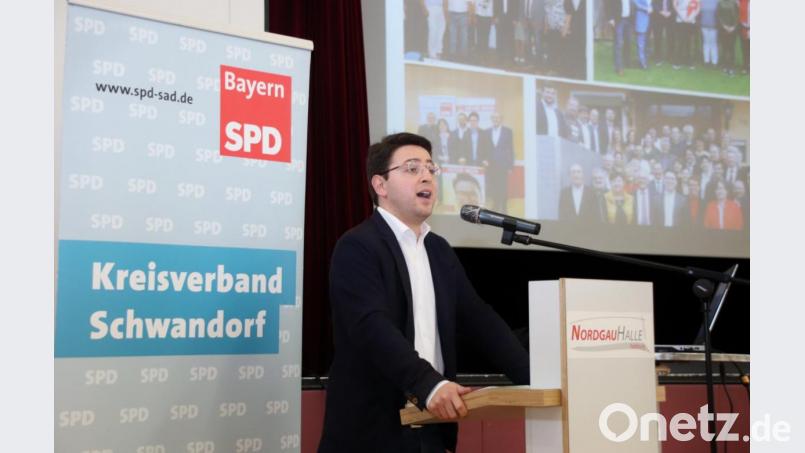 SPD-Kreisvorsitzender Peter Wein bei seiner programmatischen Ansprache Bild: Thomas Dobler