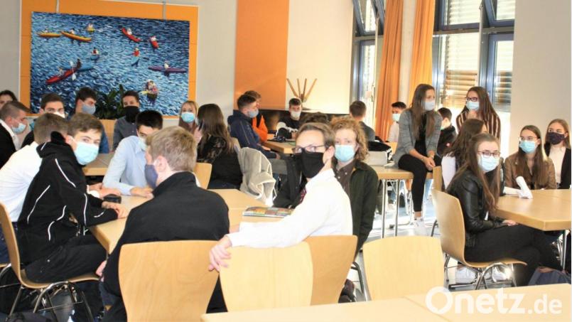 Viele Jugendliche der 11. Jahrgangsstufe sehen in den beiden Informationstagen ein wertvolles Angebot, weil für sie die berufliche Entscheidung noch völlig offen ist. Bild: lg