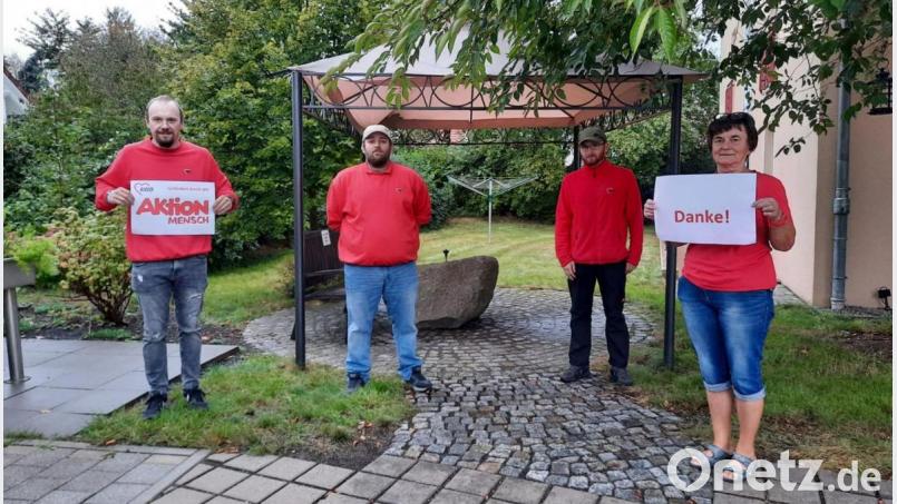 Die Vertreter des Kreisverbandes der Arbeiterwohlfahrt danken der „Aktion Mensch“ für die unbürokratische Hilfe. Im Bild (von links) der Leiter des Mobilen Sozialen Hilfsdienstes, Wolfgang Hecht, sowie die Mitarbeiter John Lange, Julius Lang und Gerlinde Pohl. Bild: exb