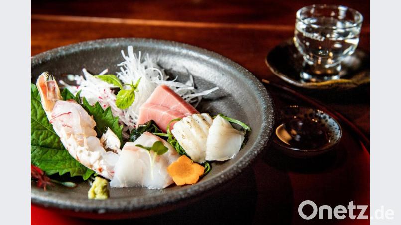 Ein Sashimi aus Kaisergranat.&nbsp;Dazu passt ein Glas Imanishiki-Sake mit bitteren Grapefruit-Aromen. Sie harmonieren ideal mit dem Hummer. Bild: Zacharie Scheurer