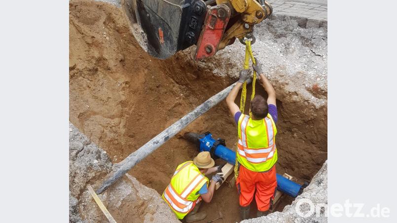Viele Wasserleitungen sind in die Jahre gekommen. Die Stadt muss in den nächsten Jahren in die Erneuerung investieren und legt die Kosten auf die Haushalte um. Auf den Verbraucher kommen höhere Gebühren zu. Bild: Hirsch