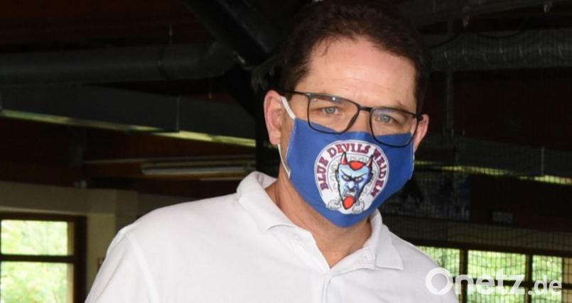 Franz Vodermeier, Geschäftsführer der Blue-Devils-Spielbetriebs-GmbH, ist ob der schlechten Neuigkeiten ernüchtert. Bild: gb