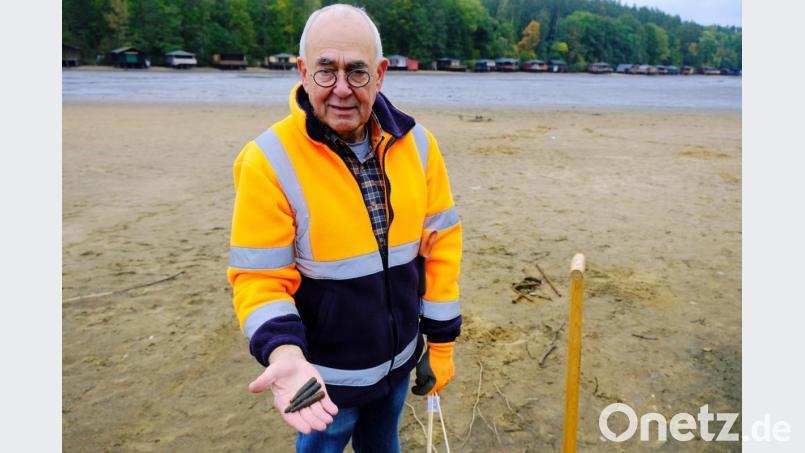 Der Kampfmittelsucher entdeckt auch einige Gewehr-Patronen. Bild: do