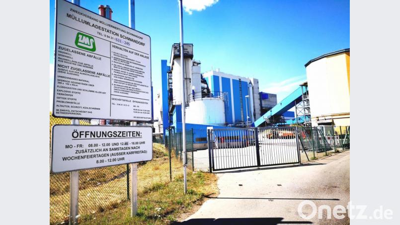 Im Müllkraftwerk im Stadtsüden von Schwandorf wird Haus- und Gewerbemüll aus 17 Landkreisen und kreisfreien Städten Bayerns entsorgt. Bild: Thomas Dobler