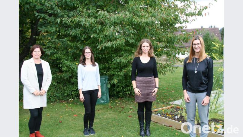 Schulleiterin Petra Andritzky (links) begrüßte (von links) Anja Lippiotta, Lucia Stierstorfer und Sabrina Zwerenz neu im Lehrerteam. Bild: fpoz