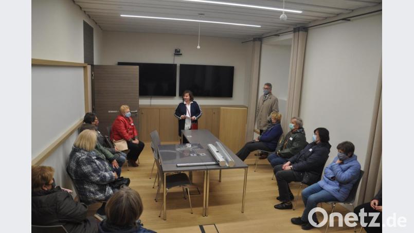Als Gästeführerin stellte Cornelia Stahl auch die modernen &quot;Hörsäle&quot; der Fronfeste vor. Während im Erdgeschoss der Studiengang &quot;Soziale Arbeit&quot; untergebracht ist, findet sich im Obergeschoss Platz für den berufsbegleitenden Studiengang &quot;Wirtschaftsingenieurwesen&quot;. Bild: ws