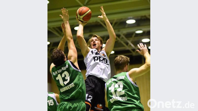 Auf ihren verletzten Center Jonas Meißner (Mitte) müssen die Neustädter Basketballer am Samstag gegen die Chemnitz Niners verzichten. Archivbild: af Bild: af