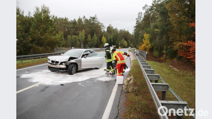 Der total beschädigte BMW nach dem Verkehrsunfall Bild: jma